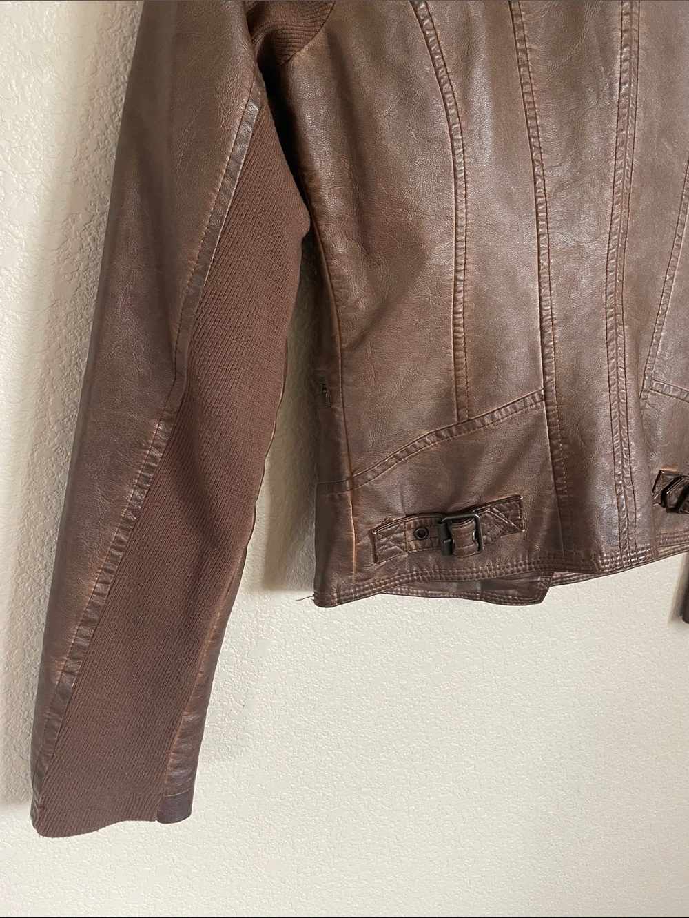 Maurices Brown Vegan Leather Moto Jacket XS Quilted Shoulders Preppy Streetwear - Picture 6 of 13